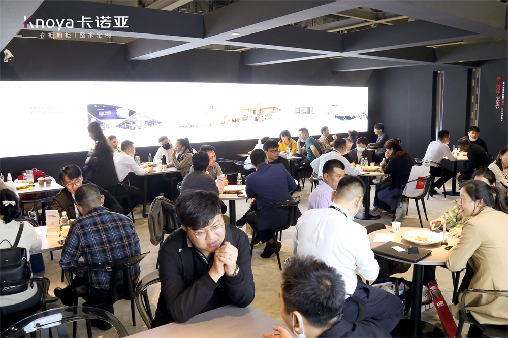 卡諾亞“四驅(qū)”并進亮相廣州定制家居展 卡諾亞“四驅(qū)”并進亮相廣州定制家居展